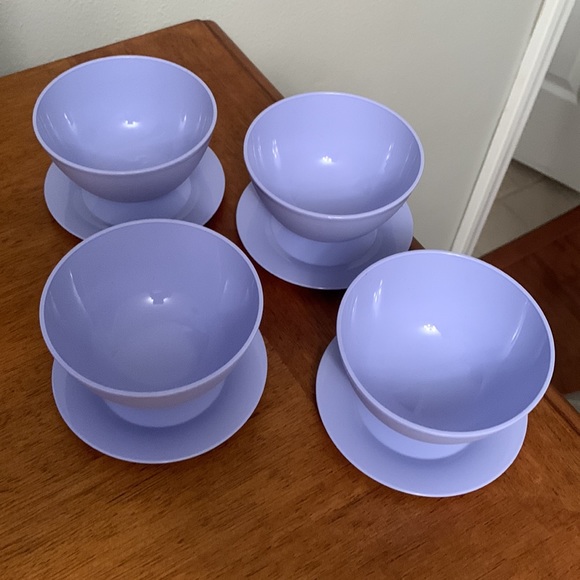 Tupperware Set of 4 Purple Dessert Bowls with Attached Saucer Like New - Picture 2 of 10